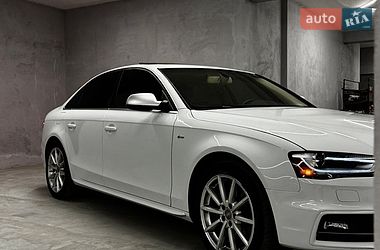 Седан Audi A4 2015 в Кременчуці