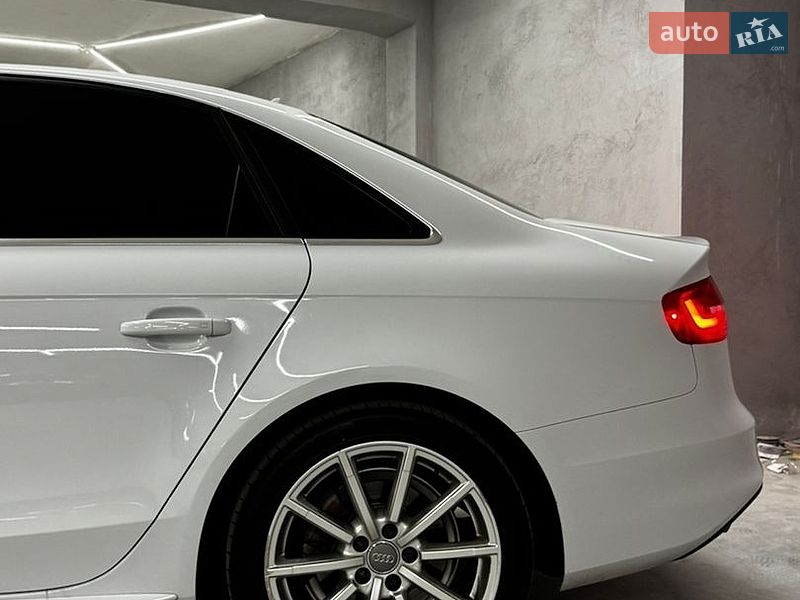 Седан Audi A4 2015 в Кременчуці