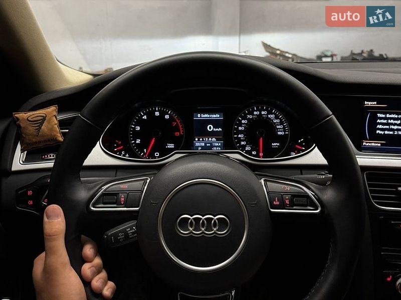 Седан Audi A4 2015 в Кременчуці