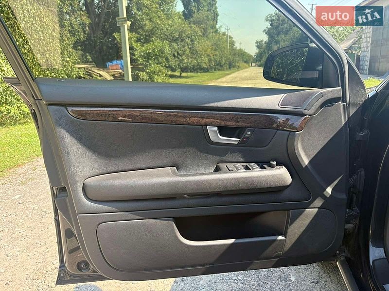 Седан Audi A4 2005 в Обухове