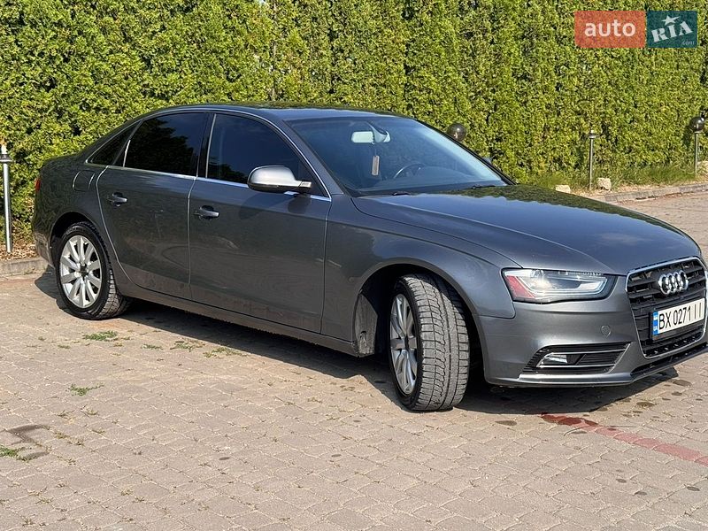 Седан Audi A4 2012 в Дунаївцях