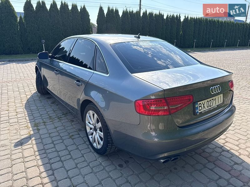 Седан Audi A4 2012 в Дунаївцях