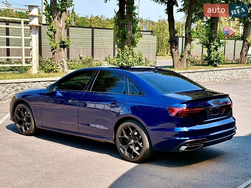 Седан Audi A4 2020 в Виннице