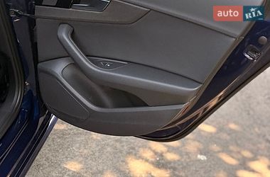 Седан Audi A4 2020 в Виннице