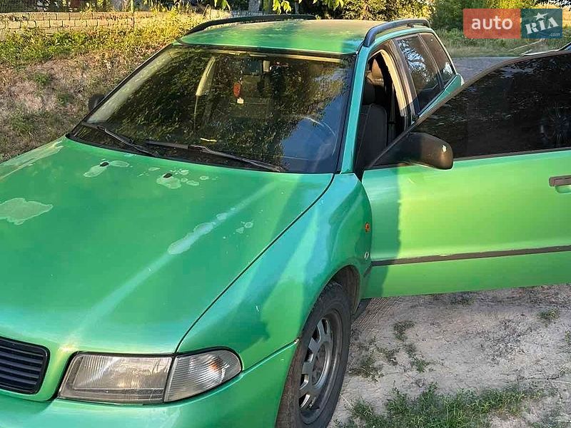 Універсал Audi A4 1996 в Рівному