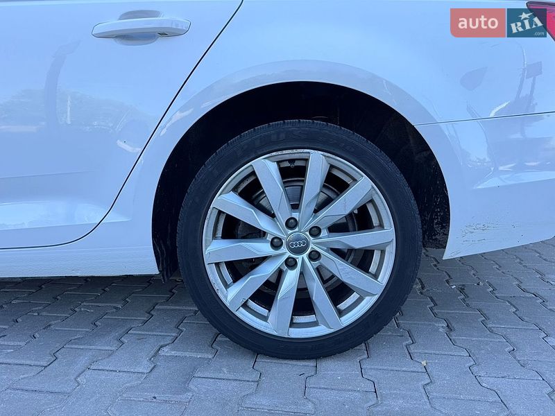 Седан Audi A4 2017 в Киеве фото 12 Седан Audi A4 2017 в Киеве