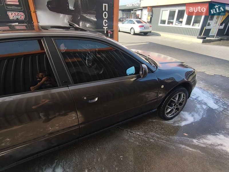 Седан Audi A4 1996 в Ірпені