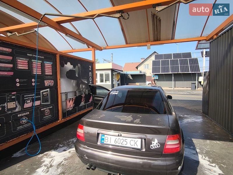 Седан Audi A4 1996 в Ірпені