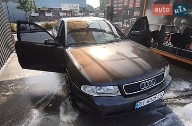 Седан Audi A4 1996 в Ірпені