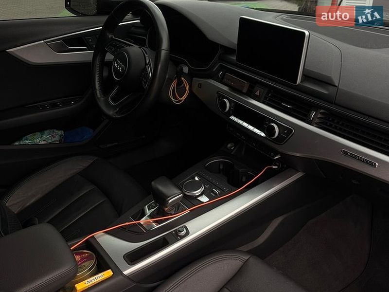 Седан Audi A4 2016 в Ивано-Франковске