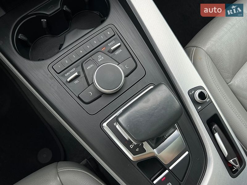 Седан Audi A4 2017 в Ивано-Франковске