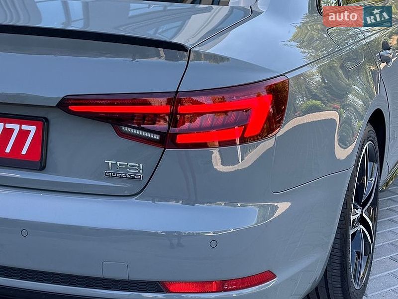 Седан Audi A4 2018 в Ровно