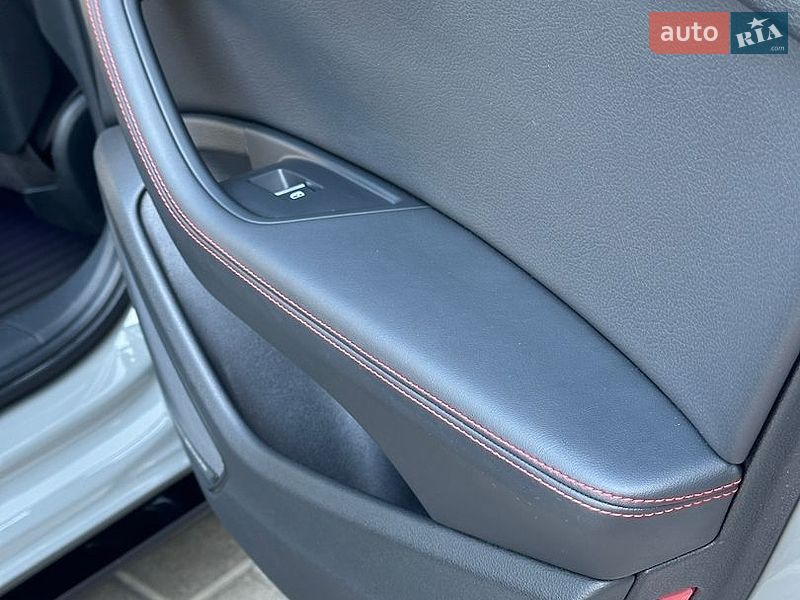 Седан Audi A4 2018 в Ровно