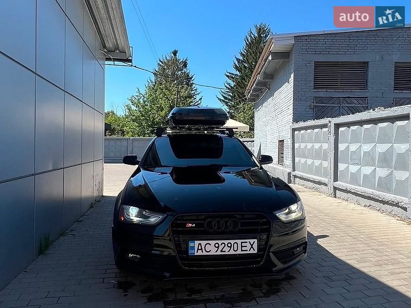 Седан Audi A4 2012 в Горохові