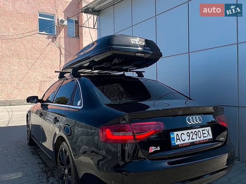 Седан Audi A4 2012 в Горохові