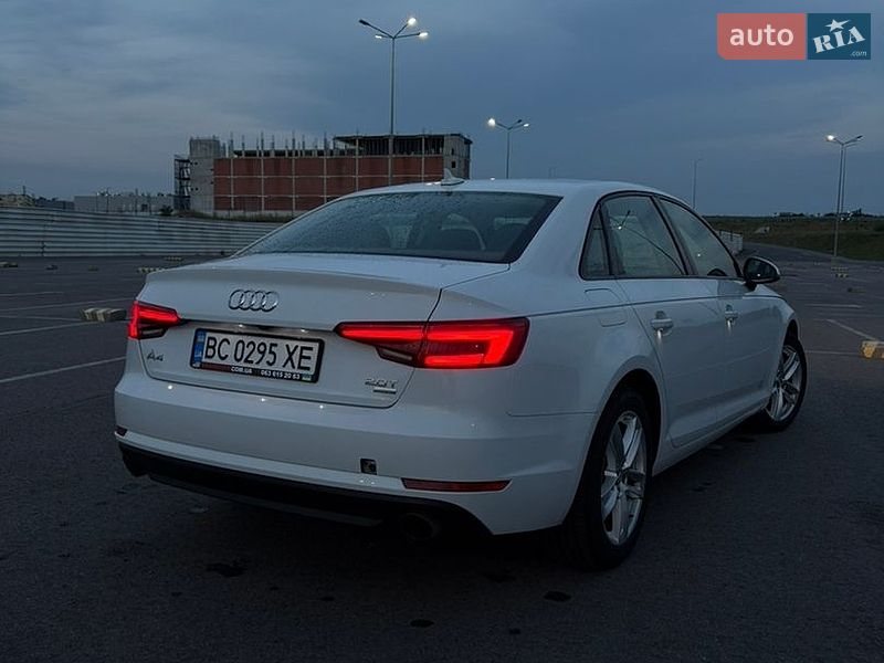 Седан Audi A4 2017 в Львове