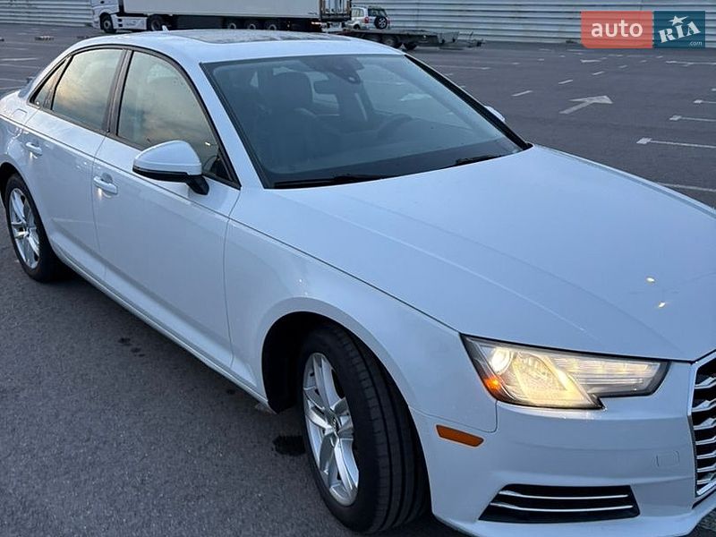 Седан Audi A4 2017 в Львові