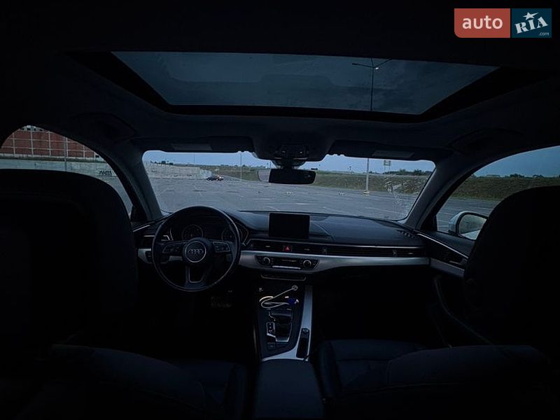 Седан Audi A4 2017 в Львове