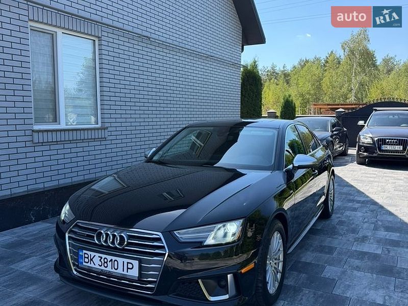 Седан Audi A4 2018 в Ровно