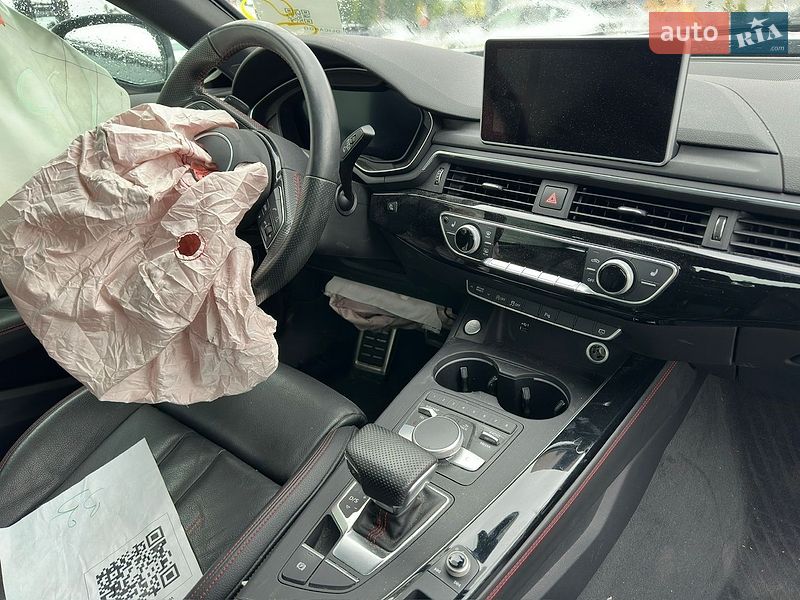 Седан Audi A4 2017 в Львове