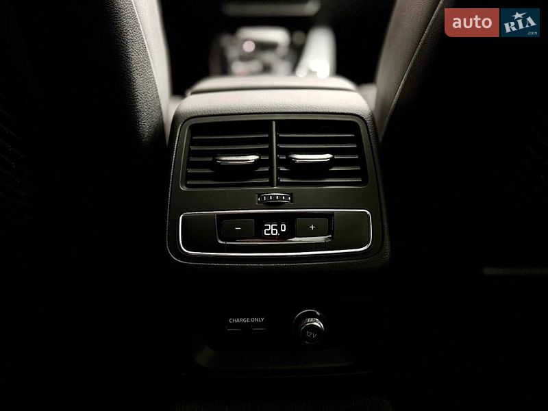 Седан Audi A4 2020 в Побужському