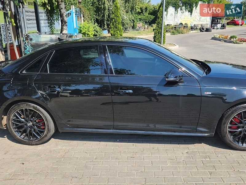 Седан Audi A4 2018 в Харкові