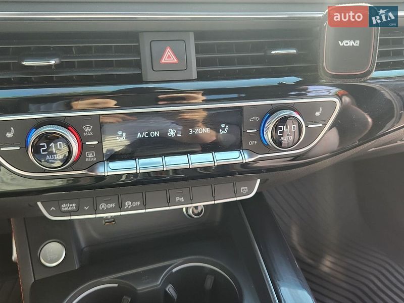 Седан Audi A4 2018 в Харкові