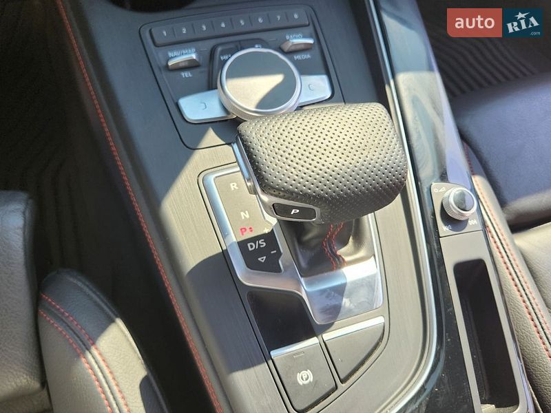 Седан Audi A4 2018 в Харкові