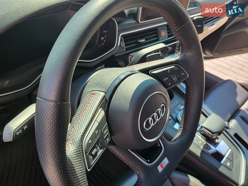 Седан Audi A4 2018 в Харкові