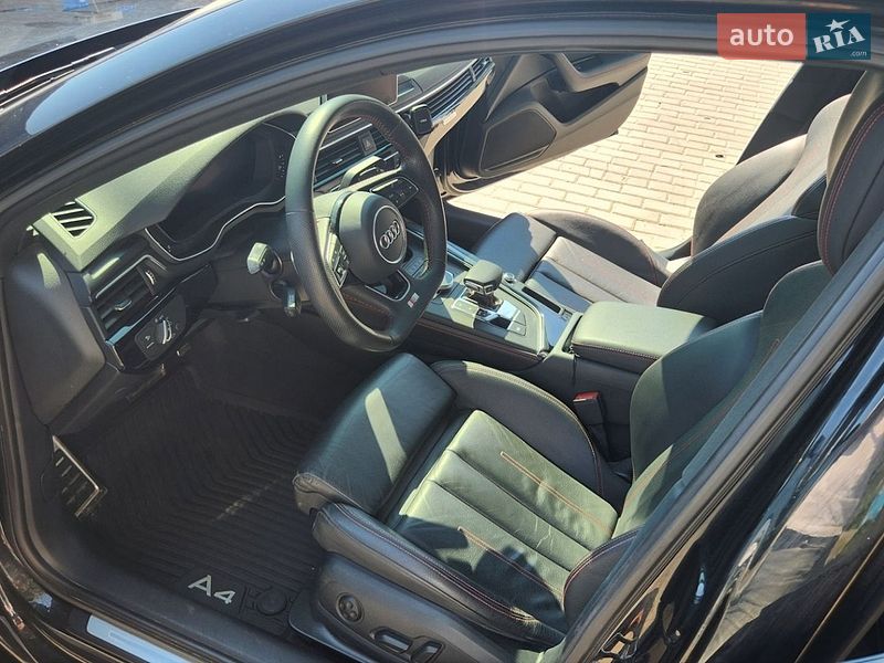 Седан Audi A4 2018 в Харкові