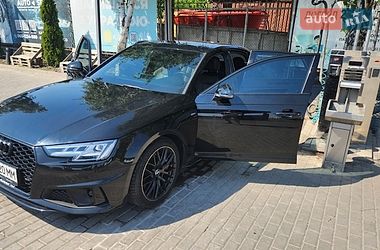 Седан Audi A4 2018 в Харкові