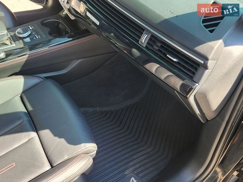 Седан Audi A4 2018 в Харкові