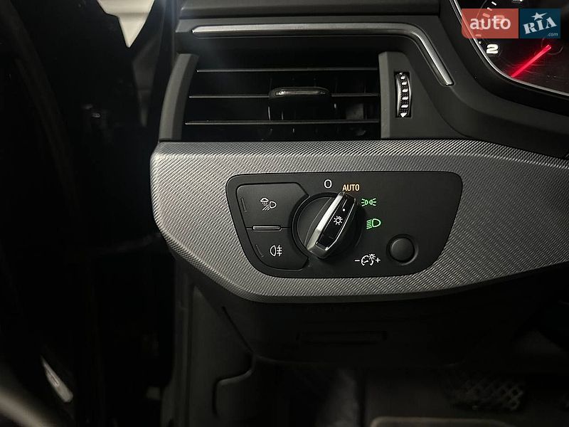 Седан Audi A4 2017 в Києві