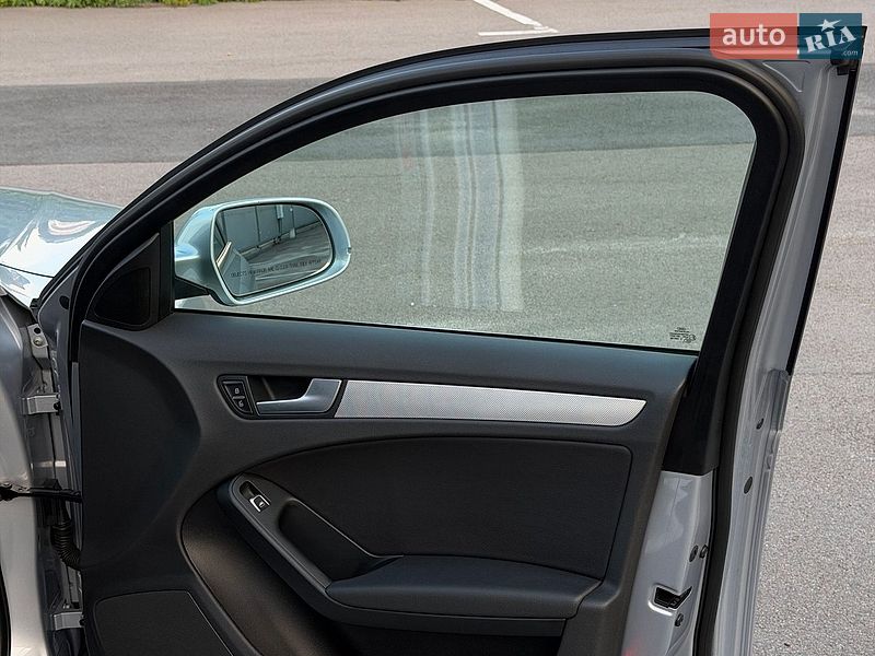 Седан Audi A4 2014 в Києві
