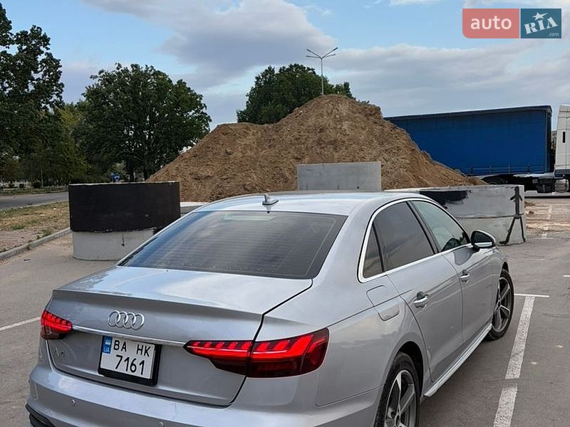 Седан Audi A4 2020 в Кропивницком