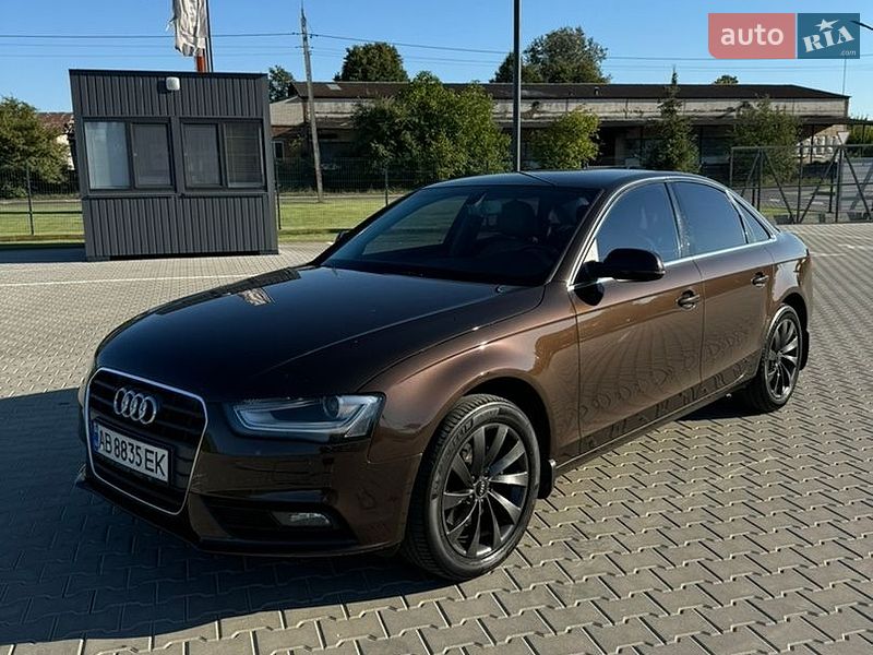 Седан Audi A4 2012 в Виннице