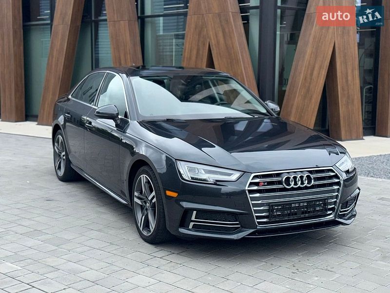 Седан Audi A4 2017 в Луцке