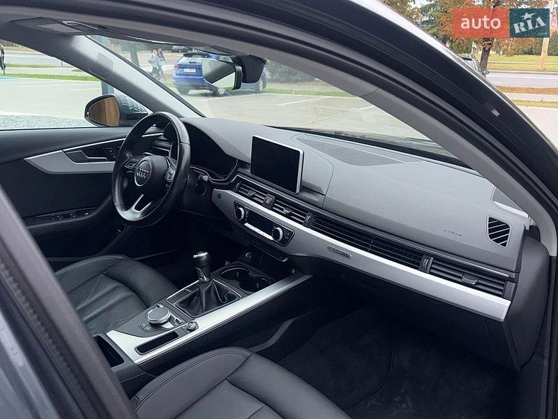 Седан Audi A4 2017 в Луцке