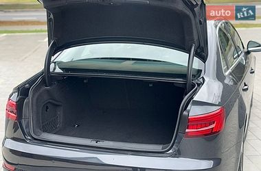 Седан Audi A4 2017 в Луцке