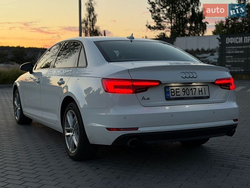 Седан Audi A4 2016 в Киеве