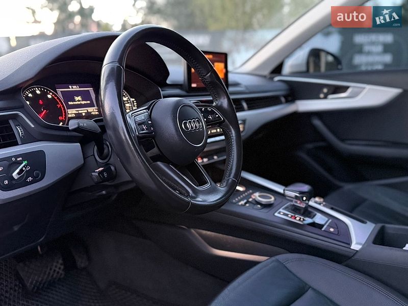 Седан Audi A4 2016 в Киеве