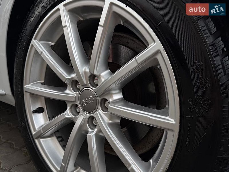 Седан Audi A4 2015 в Одессе