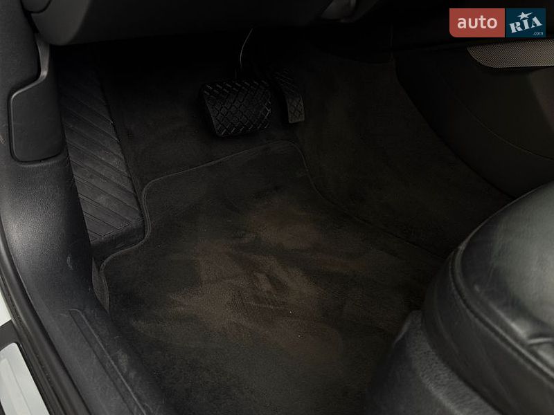 Седан Audi A4 2015 в Одессе