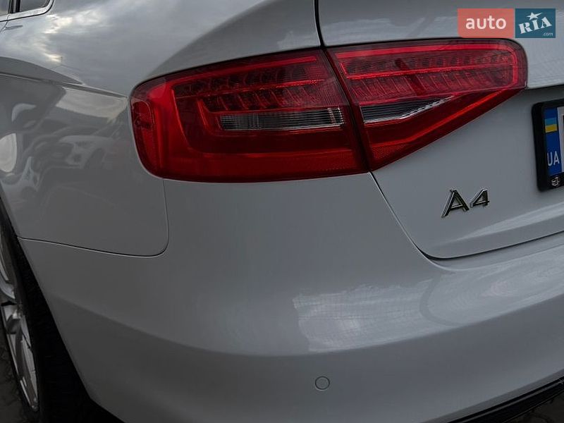 Седан Audi A4 2015 в Одессе