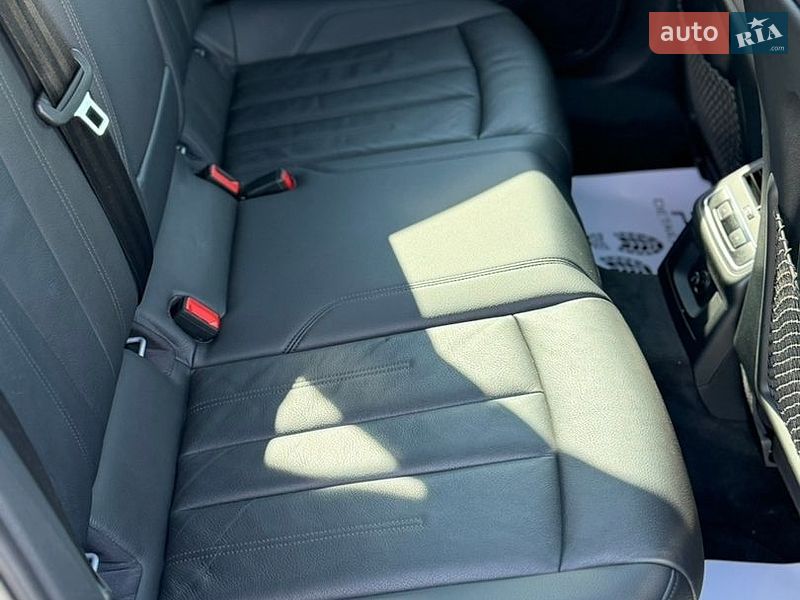 Седан Audi A4 2016 в Івано-Франківську