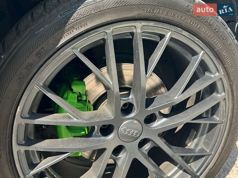 Седан Audi A4 2006 в Коростене