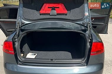 Седан Audi A4 2006 в Коростене