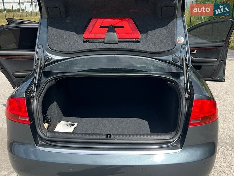 Седан Audi A4 2006 в Коростене