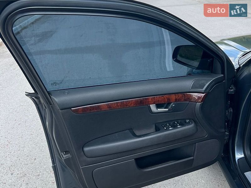 Седан Audi A4 2006 в Коростене