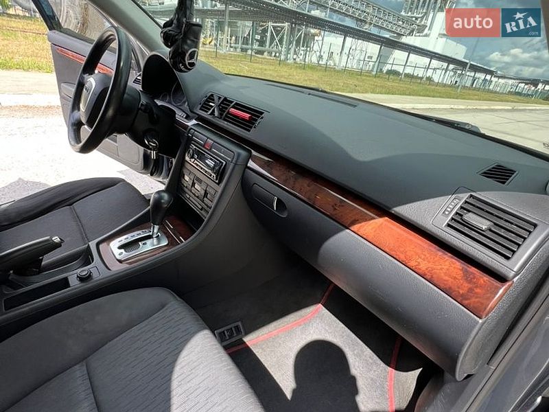 Седан Audi A4 2006 в Коростене